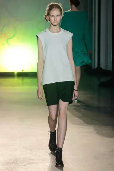 Look 14
